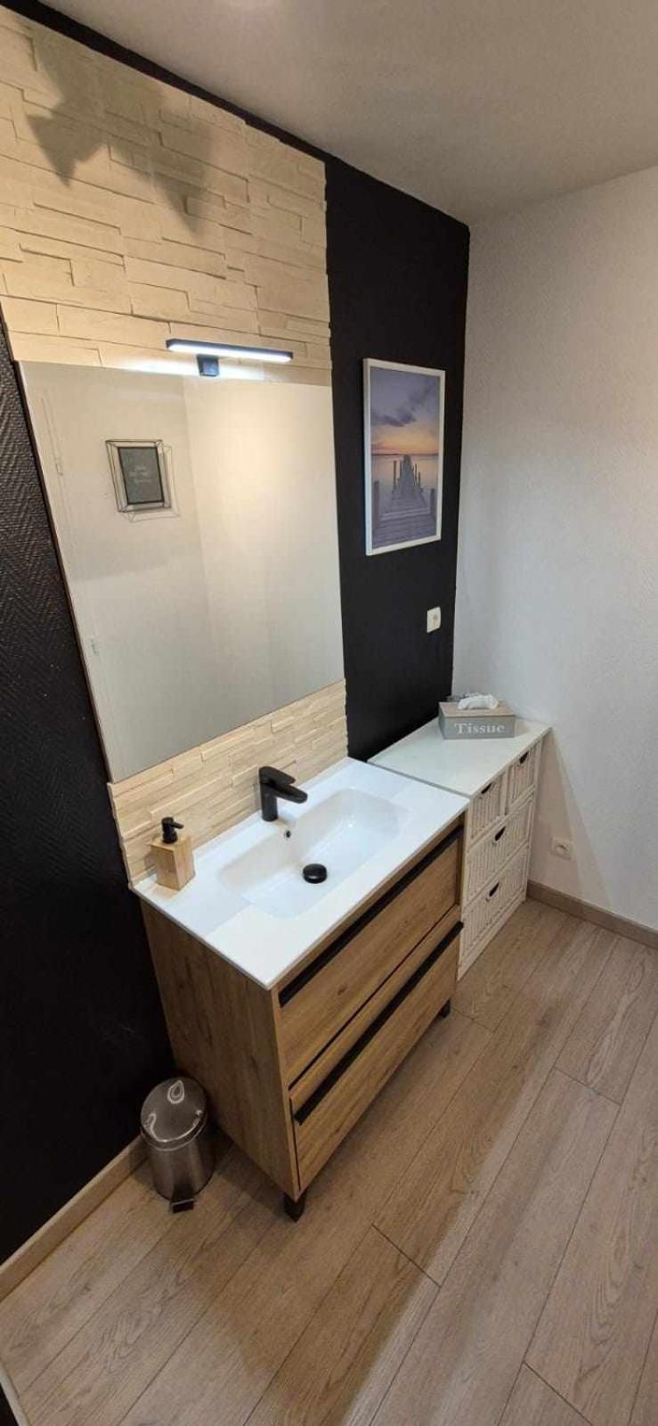 Nouveau !! Appartement Confortable Totalement Renove Avec Parking Gratuit - Hypercentre De Nancy Kültér fotó